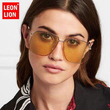 Carica l&#39;immagine nel visualizzatore di Gallery, LeonLion Square Oversized Sunglasses Women Retro Glasses Women/Men  Brand Eyeglasses Women  Oculos De Sol Feminino