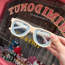 Load image into Gallery viewer, LeonLion Square Retro Sunglasses Women Heart Glasses for Women/Men 2023  Brand Eyeglasses Women Mirror Gafas De Sol Mujer