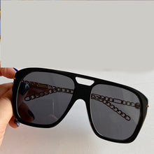 Load image into Gallery viewer, Leopard acetate sunglasses women chain temples flat top green lenses with Interlocking charms