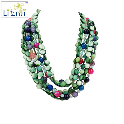 Conchiglia di colore verde, agata colorata, chiusura a ginocchiera in giada, collana a 7 fili di circa 50 cm 