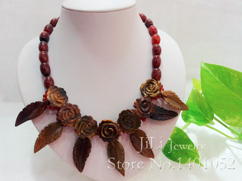 Foglie di giada agata pietra occhio di tigre naturale con collana di chiusura a ginocchiera di giada circa 49 cm 