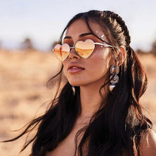 Carica l'immagine nel visualizzatore di Gallery, Love Heart Shaped Sunglasses Women  Cat Eye Sun Glasses Ladies Sexy Sweet Designer Candy Mirror Lens Eyewear UV400