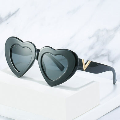Love Heart Sunglasses Women 2023 Brand Designer V Sun glasses Oversized Heart Glasses Shaped Oculos De Sol Feminino