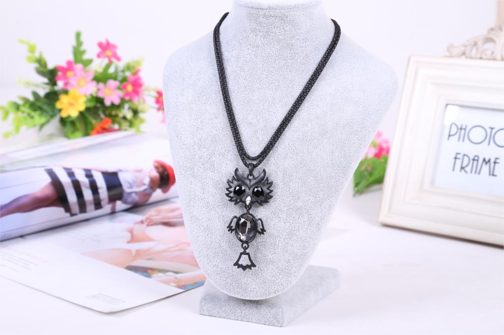 Lovely Smart&Cute Owl Alloy Pendant Pierced Rhinestone Design Choker Necklaces for Women Vintage Jewelry