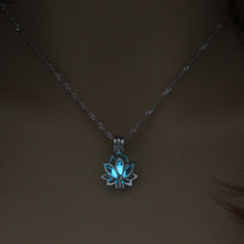 Carica l&#39;immagine nel visualizzatore di Gallery, Glowing In The Dark Moon Lotus Flower Shaped Pendant Necklace For Women Yoga Prayer Buddhism Jewelry