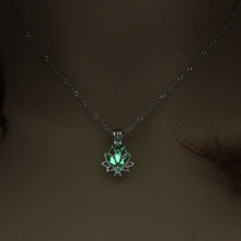 Carica l&#39;immagine nel visualizzatore di Gallery, Glowing In The Dark Moon Lotus Flower Shaped Pendant Necklace For Women Yoga Prayer Buddhism Jewelry