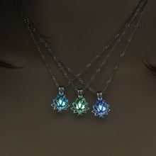 Carica l&#39;immagine nel visualizzatore di Gallery, Glowing In The Dark Moon Lotus Flower Shaped Pendant Necklace For Women Yoga Prayer Buddhism Jewelry