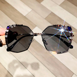 Luxury Brand Designer Sunglasses High Quality Rhinestone Sun Glasses Big Diamond Bling Eyeglasses Fashion Shades for Women