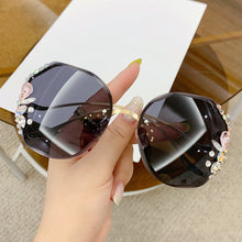Load image into Gallery viewer, Oversized Rimless Sunglasses Women Brand Designer Big Frame Diamond Square Sun Glasses For Female