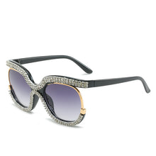 Load image into Gallery viewer, Plastic Round Diamond Sunglasses Women 2023 Oversized Crystal Blingbling Gafas De Sol Mujer