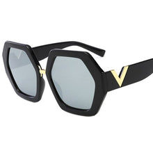 Load image into Gallery viewer, Luxury Square Sunglasses Ladies Fashion Glasses Classic Brand Designer Retro Sun Glasses Women Sexy Eyewear Unisex Shades