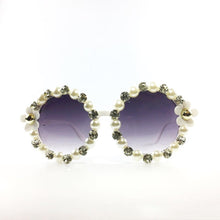Load image into Gallery viewer, Sunglasses Women Sweet Flower With Pearl Rhinestone Round Sun Glasses Vintage Retro Glasses For Beach Ladies Shades UV400