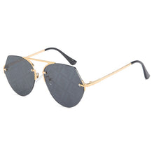 Carica l&#39;immagine nel visualizzatore di Gallery, Sunglasses for Men and Women  Designer Sun Glasses Frame Decoration Accessories  Show Eyewear Oculos
