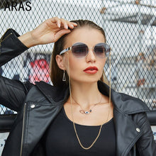 Load image into Gallery viewer, Woman Sunglasses Chain Trendy Retro Sunglasses Ladies Brand Glasses 2023 Classic Chain Vintage Round Frame Eyewear UV400