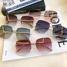 Load image into Gallery viewer, MS New-gafas de sol con degradado para mujer, UV400 femeninos a la moda con anteojos de sol, marca de diseñador, de alta calidad, con caja
