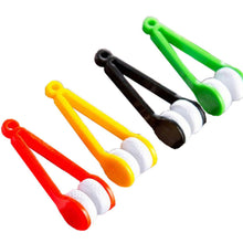 Load image into Gallery viewer, MUSELIFE 1 PC Random Glasses Dedicated Convenience Cleaner Super Fine Fiber Super Clean Power Portable Glasses Rub With Key