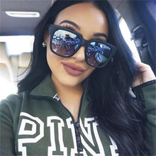 Carica l&#39;immagine nel visualizzatore di Gallery, Matte Black Big Square Australia sunnies sunglasses Ladies  Brand Designer Oversized womens sun glasses Sexy Shade