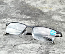 Load image into Gallery viewer, Men Black photochromic progressive reading glasses +0.75 +1 +1.25 +1.5 +1.75 +2 +2.25 +2.5 +2.75 +3 +3.25 +3.5 +3.75 +4