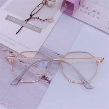 Carica l'immagine nel visualizzatore di Gallery, Men Vintage Anti Blue light Glasses Frame Round Women Lens Myopia Optical Mirror Simple Metal Anti-blue Clear Eyewear Frames