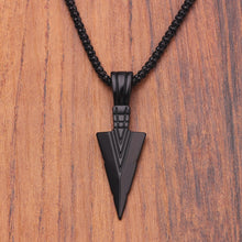 Carica l&#39;immagine nel visualizzatore di Gallery, Men&#39;s  Design Matte Black Long Necklace with Arrow Pendant Jewelry Chain Hip Hop Punk Rock Christmas Halloween Gift For Men Wome