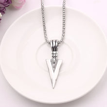 Carica l&#39;immagine nel visualizzatore di Gallery, Men&#39;s  Design Matte Black Long Necklace with Arrow Pendant Jewelry Chain Hip Hop Punk Rock Christmas Halloween Gift For Men Wome