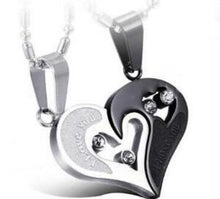 Carica l&#39;immagine nel visualizzatore di Gallery, Mens Stainless Steel Chain Black Heart Love Necklaces for Couples Korean Ladies Fashion Trendy Paired Suspension Pendants Model