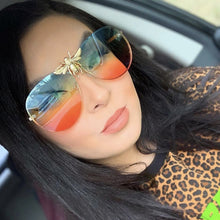 Load image into Gallery viewer, Metal Punk Round Sunglasses With Bee Women 2023 Vintage  Brand Designer Gradient Shades Lens Ladies UV400 Oculos