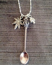 Carica l'immagine nel visualizzatore di Gallery, Mini Tea Snuff Spoon Necklace Pendant Peace Sign Maple Leaves Mushrooms Heart Necklaces Vintage Silver Charm Jewelry Women NEW