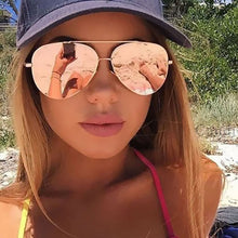 Carica l'immagine nel visualizzatore di Gallery, Occhiali da sole a specchio per le donne 2023 Occhiali retrò Occhiali da sole da donna Punti metallici Polit Occhiali da sole Lunette femme oculos UV400