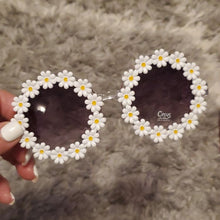 Load image into Gallery viewer, Mother Kids Sunglasses Women Children Round Flower Girls Boys Baby Daisy Shades Sun Glasses UV400 Outdoor Sun Protection Eyewear