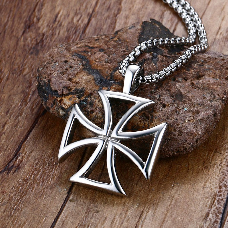 Mens Necklace Stainless Steel Vintage Hollow Maltese Iron Cross Pendant Necklace Knights Templar Cross Fashion Jewelry