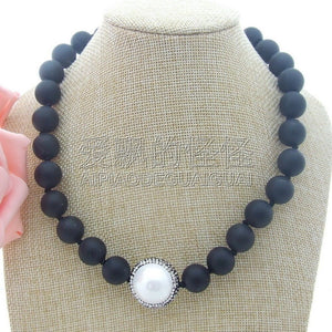 N042407 18''Round Black Stone CZ Pendant Necklace