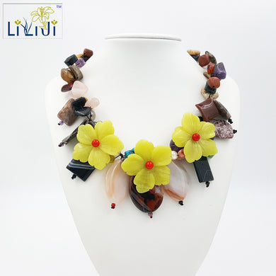 Pietra naturale mista e fiori di giada coreana con collana di chiusura a levetta di giada Gioielli da donna di moda 