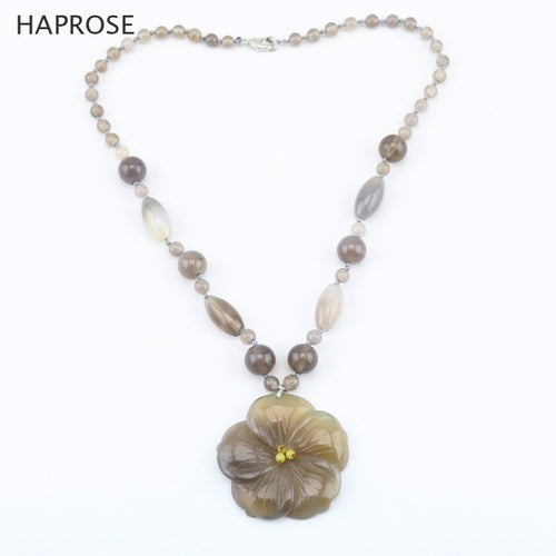 Collana con ciondolo di prugna in agata naturale, perline rotonde con perline, collana con maglione in agata, collana con chiusura a moschettone, regalo per la cena 