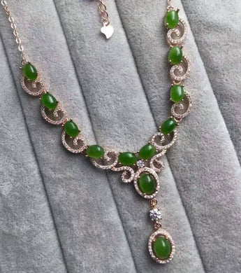 Collana di diaspro verde naturale Collana con pendente di pietre preziose naturali S925 Argento sterling trendy ed elegante Fiori da donna Gioielli da festa 