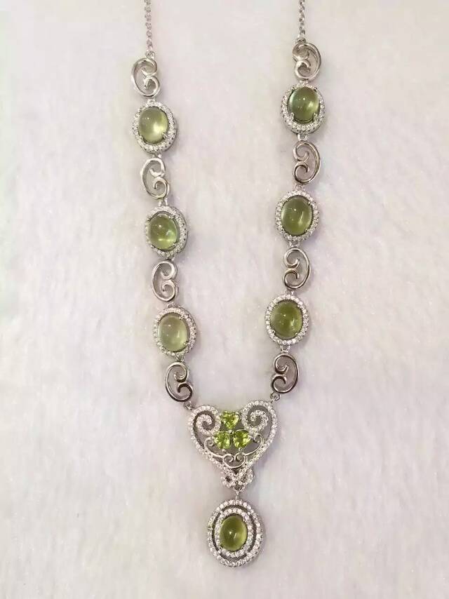 Collana di prehnite verde naturale Collana con pendente in pietra preziosa naturale Collana in nastro 925 da donna Gioielleria raffinata per donne alla moda con cuore di lusso 