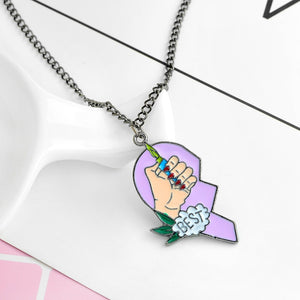 New 2pcs/Set Splice Best Friends Forever Couple Necklace Best Buds Lighter and Cigarettes Broken Heart Shape Pendant Necklace