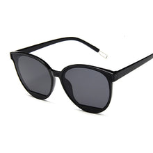 Carica l'immagine nel visualizzatore di Gallery, 2023 Sunglasses Women Vintage Metal Mirror Classic Vintage Sun Glasses Female Oculos De Sol Feminino UV400