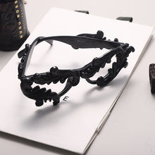 Carica l&#39;immagine nel visualizzatore di Gallery, Baroque Sunglass  Floral Frames Women Cat Eye Black Shades Clear Lens Handmade Ladies Eyewear
