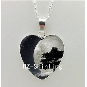 New Black Cat and Moon Heart Necklace Animal with Moon Heart Pendant Jewelry Women Heart Shaped Necklace HZ3