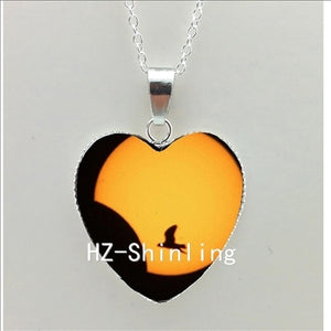 New Black Cat and Moon Heart Necklace Animal with Moon Heart Pendant Jewelry Women Heart Shaped Necklace HZ3