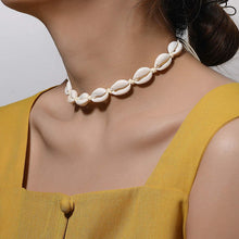 Load image into Gallery viewer, New Boho Shells Neckalce Women Summer Beach Conch Shell Choker Black White Rope Collar Chain Natural Seashell Necklaces Jewelry