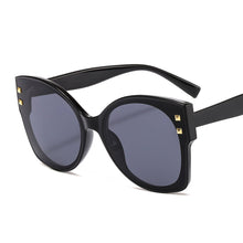 Load image into Gallery viewer, Butterfly Plastic Womens Sunglasses Vintage  Trend Ladies Outdoor Personality  Glasses