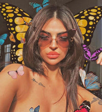 Carica l&#39;immagine nel visualizzatore di Gallery, Butterfly Shape Temperament Men And Women All-match Gradient Color Metal Street Photography Seaside TravelSunglasses