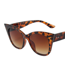 Carica l&#39;immagine nel visualizzatore di Gallery, Cat Eye Sunglasses Woman Big Frame Cat Sun Glasses Female Retro Shades UV400 Black White Color Oculos De Sol