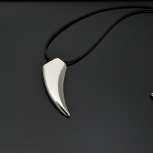 Load image into Gallery viewer, New Fashion Brave Men&#39;s Necklace Stainless Steel Wolf Tooth Necklace Animal Pendant Necklaces Jewelry Gift
