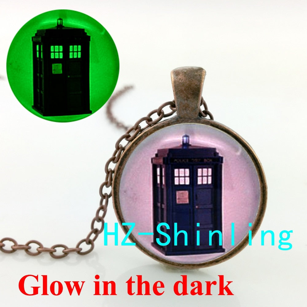 New Fashion Doctor Who Tardis Glowing Necklace Doctor Who Tardis Jewelry Glass Picture Pendant Glow in The Dark