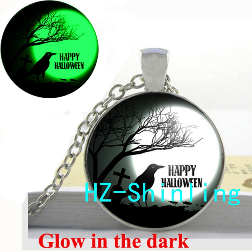 New Fashion Glow in The Dark Black Raven Necklace Happy Halloween Jewelry Gifts Round Glass Necklace Glowing
