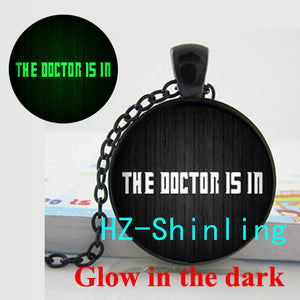 New Fashion Glowing Jewelry The Doctor Is In Necklace Doctor Who Pendant Glow in The Dark Glass Dome Necklace