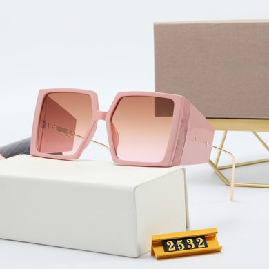 Letter Sunglasses Women Men Brand Designer Gradients Lens Alloy PC Frame  Selling Quality Square Pink